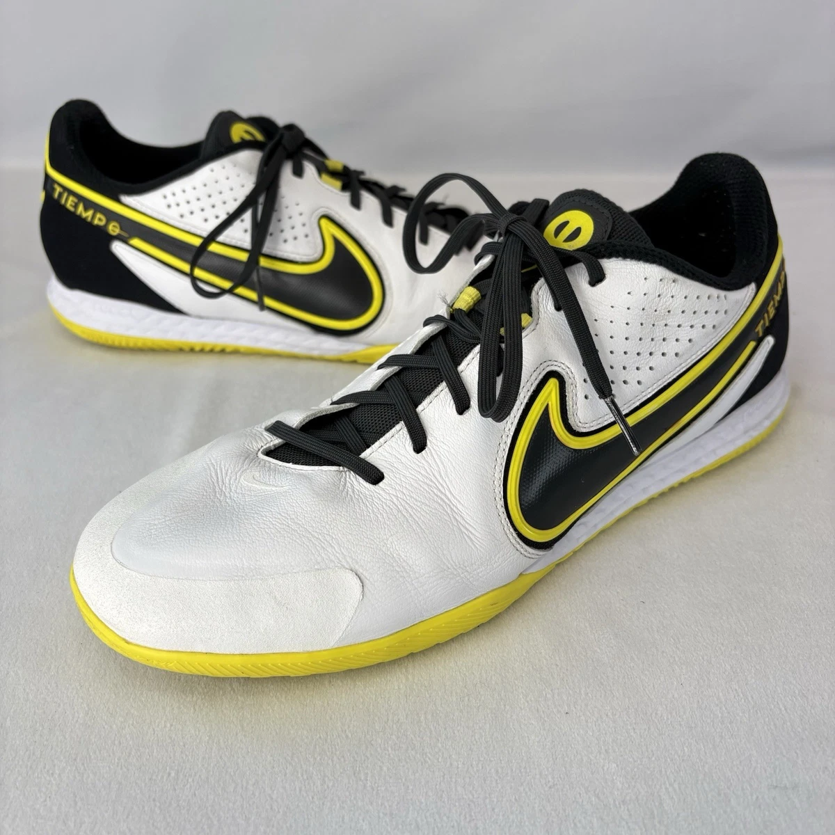 Las mejores ofertas en Nike React Tiempo Legend 9 Pro IC White