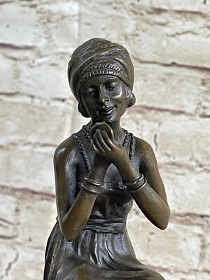 D.H Chiparus  ブロンズ像「椅子に座る婦人像」 D.H Chiparus ブロンズ像「椅子に座る婦人像」