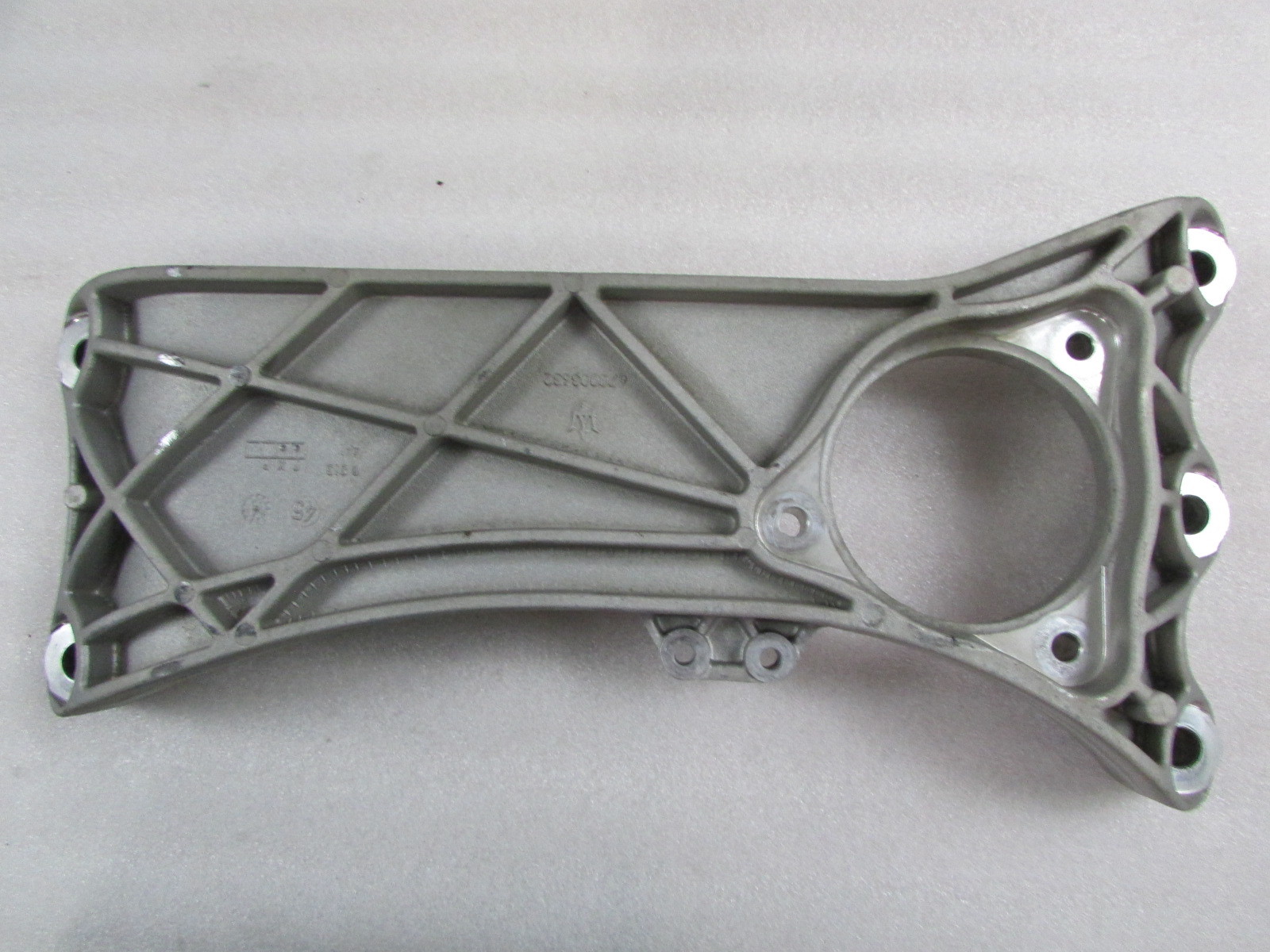 Maserati Ghibli, Transmission Mount Bracket, Used, P/N 670003632