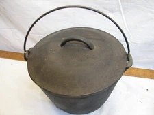 Vintage Heavy Cast Iron no. 7 Gypsy Kettle Bean Pot 3 Foot Footed 4 Qt w/Lid
