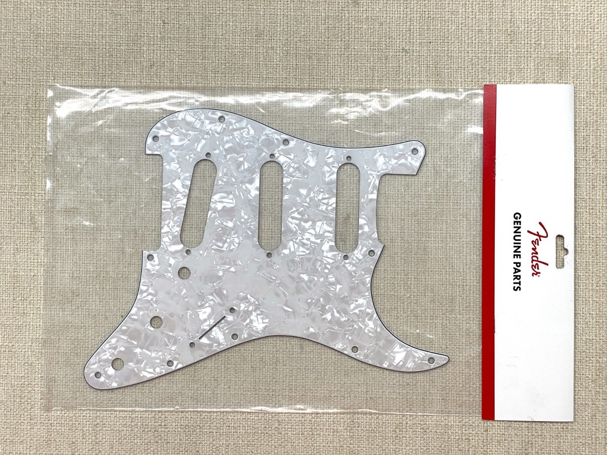 Genuine Fender Strat 4-PLY WHITE PEARL PICKGUARD 11-Hole