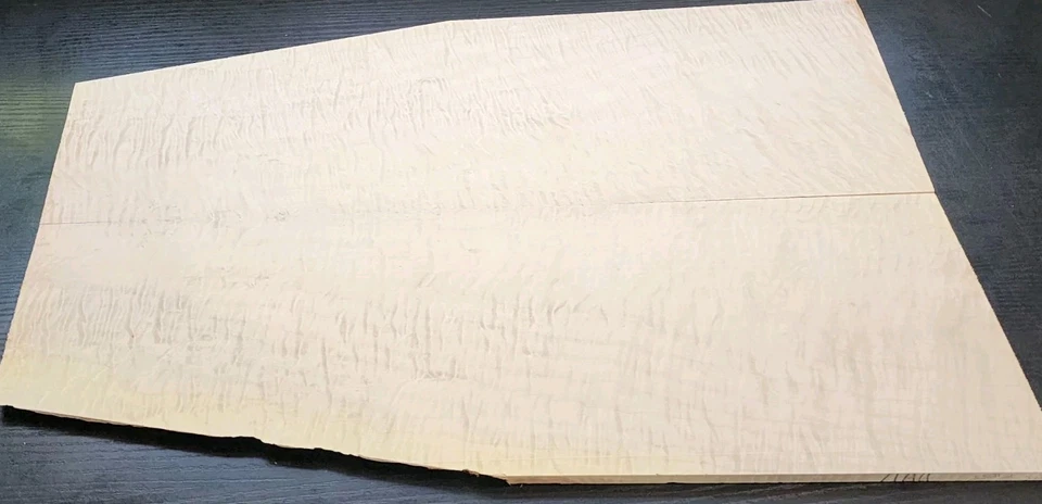 Juego de libros Maple Fiddleback Flame #1089 L.22&1/4" W.15&1/8"tapers-10&1/2"T. 3/8" Foto 4 de 4