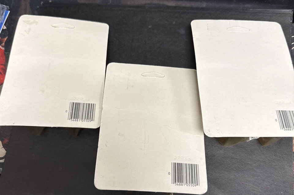 3 tractores John Deere Ertl 1:64 con cabina protectora de sonido #5509  Foto 2 de 2