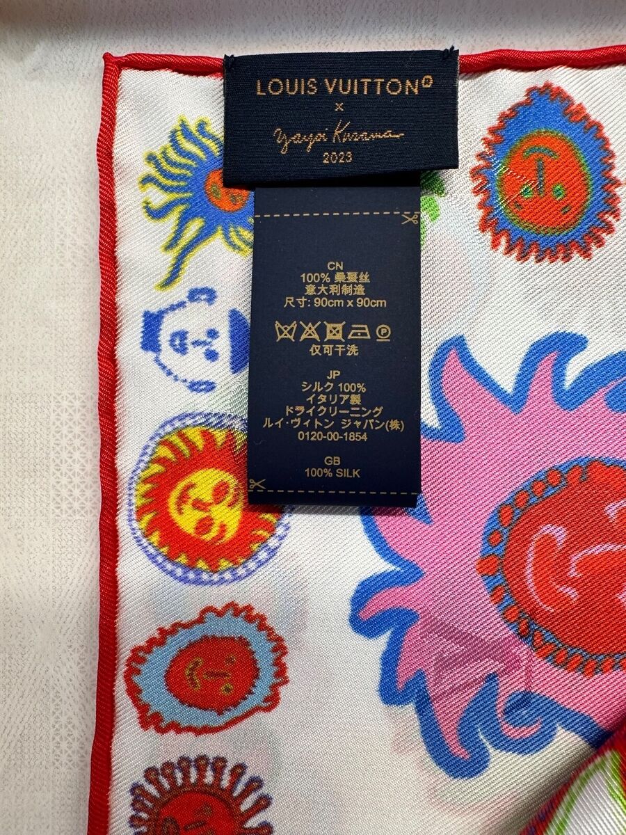 Louis Vuitton Yayoi Kusama FACES SQUARE 90 Scarf - BRAND NEW Louis Vuitton Yayoi Kusama FACES SQUARE 90 Scarf - BRAND NEW