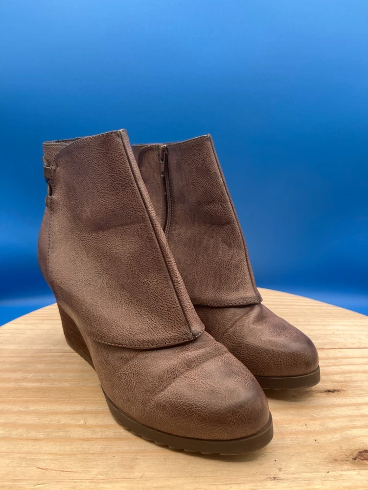 Not Rated Wedge Booties Anahata 07WS18 Women's Sz 7.5 Brown Faux Leather Zip Up - Image 3 of 4