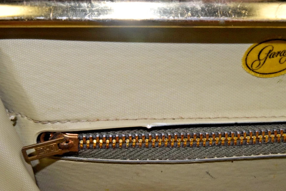 Vintage Handbag Garay 1950s Ivory Translucent Twisted Amber Lucite Handle MCM - Image 4 of 4