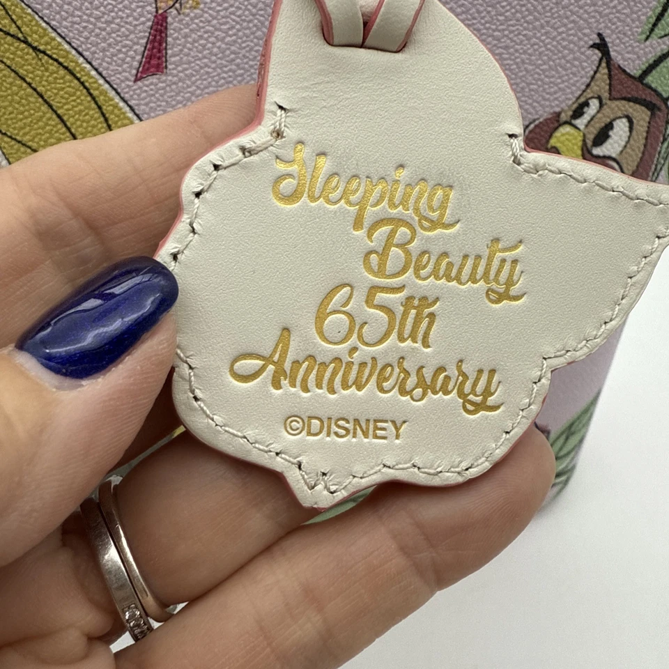 Bolso de Mano Dooney & Bourke 65 Aniversario La Bella Durmiente 2024 Parques Disney Nuevo con Etiquetas Foto 4 de 4