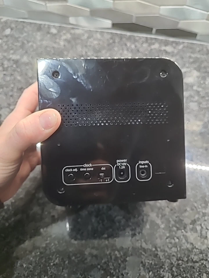 iHome iH120B Ahorro de Espacio Doble Reloj Despertador Estéreo Altavoz Base 30pin Apple iPod Foto 3 de 4