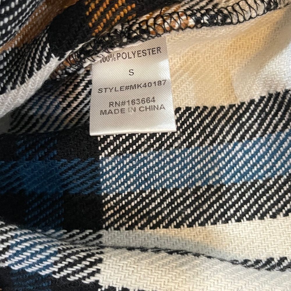 Mazik Multicolor Plaid Pattern Button Shacket siz… - image 9