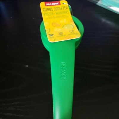 AR+Cook Citrus Squeezer ~ Dishwasher Safe ~ BFA Free
