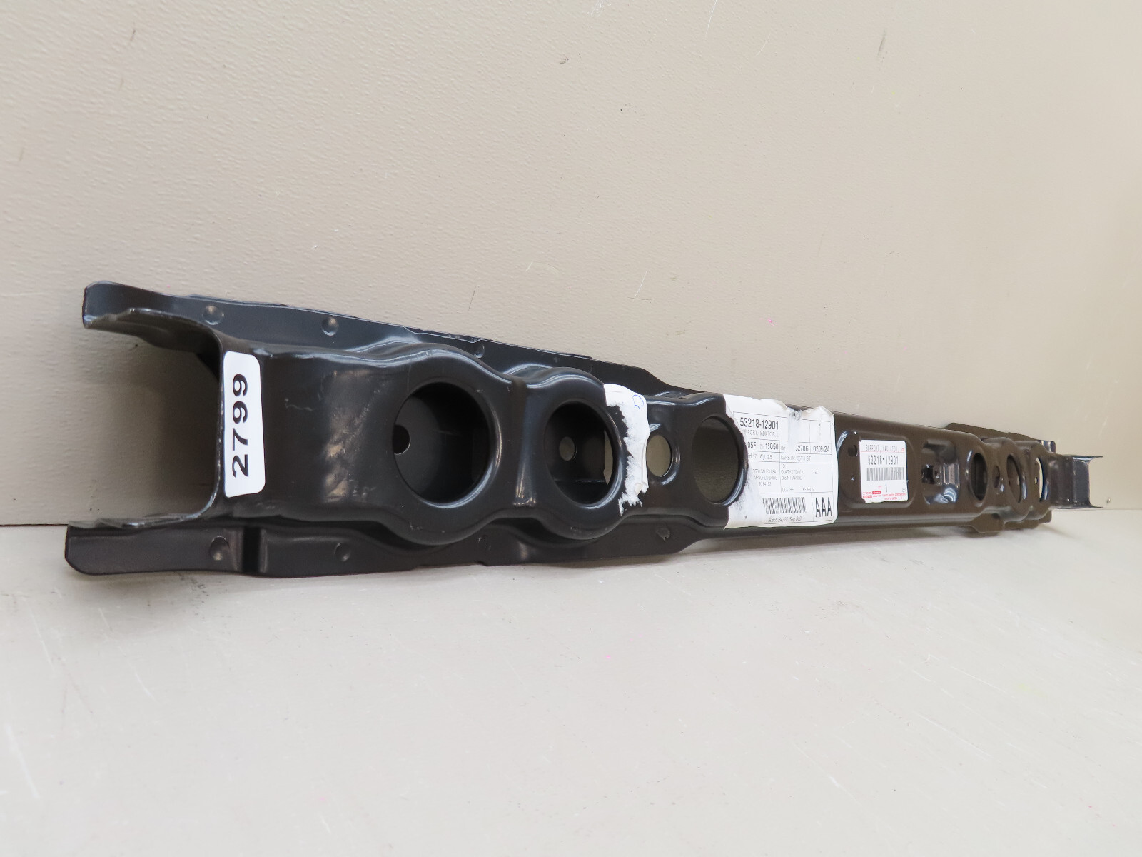08-18 GENUINE TOYOTA PRIUS V SCION LOWER RADIATOR SUPPORT  BAR OEM 53218-12901