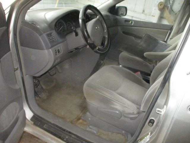 Cilindro maestro de freno Toyota Sienna 2005 4722008030 5337 Foto 2 de 4