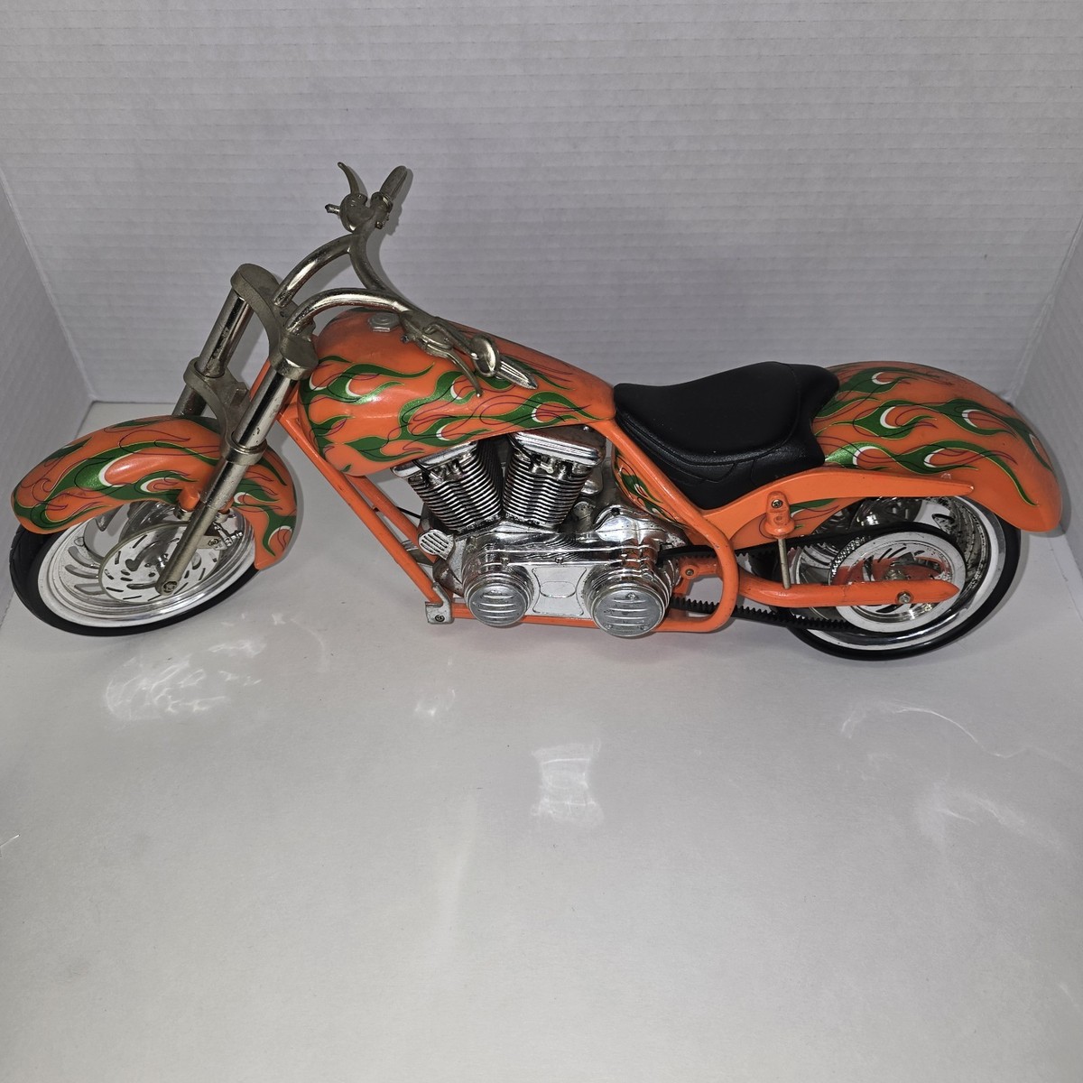 Harley-Davidson fire flame 1996年製 VINTAGE Orange with Green Flames Harley Davidson Motorcycle