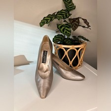 Vintage Stuart Weitzman Pewter Champaign Beige Leather Pumps 3  Heel- Size 8.5