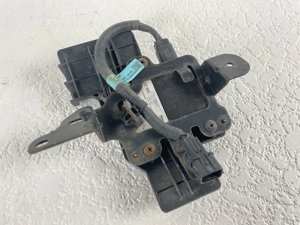 OEM 2015 2016 2017 Hyundai Sonata Blind Spot Radar Sensor RH Right 95821-C1001 - Image 3 of 4