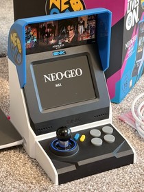 NEO GEO MINI SNK 40th ANNIVERSARY CONSOLE with OFFICIAL X PAD ALL BOXED 40 GAMES
