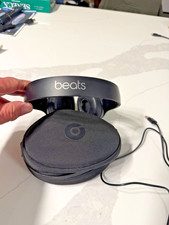 Beats Solo 3 WIreless headphones, matte black, A1796, EUC