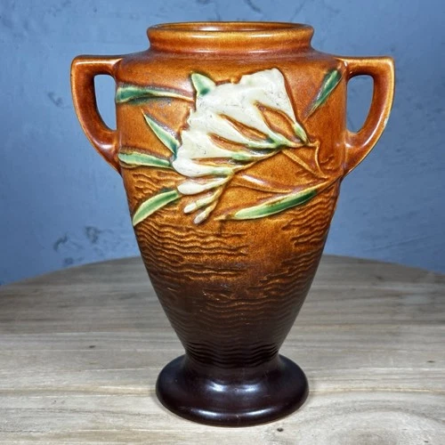 Roseville Art Pottery ca. 1945 FREESIA  Pattern Handled Vase # 121-8