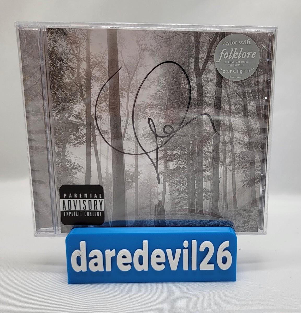TAYLOR SWIFT signed 