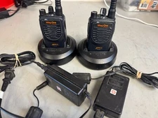 2 Motorola Mag One BPR40 UHF 4W 8 ch Radios & Chargers AAH84RCS8AA1AN