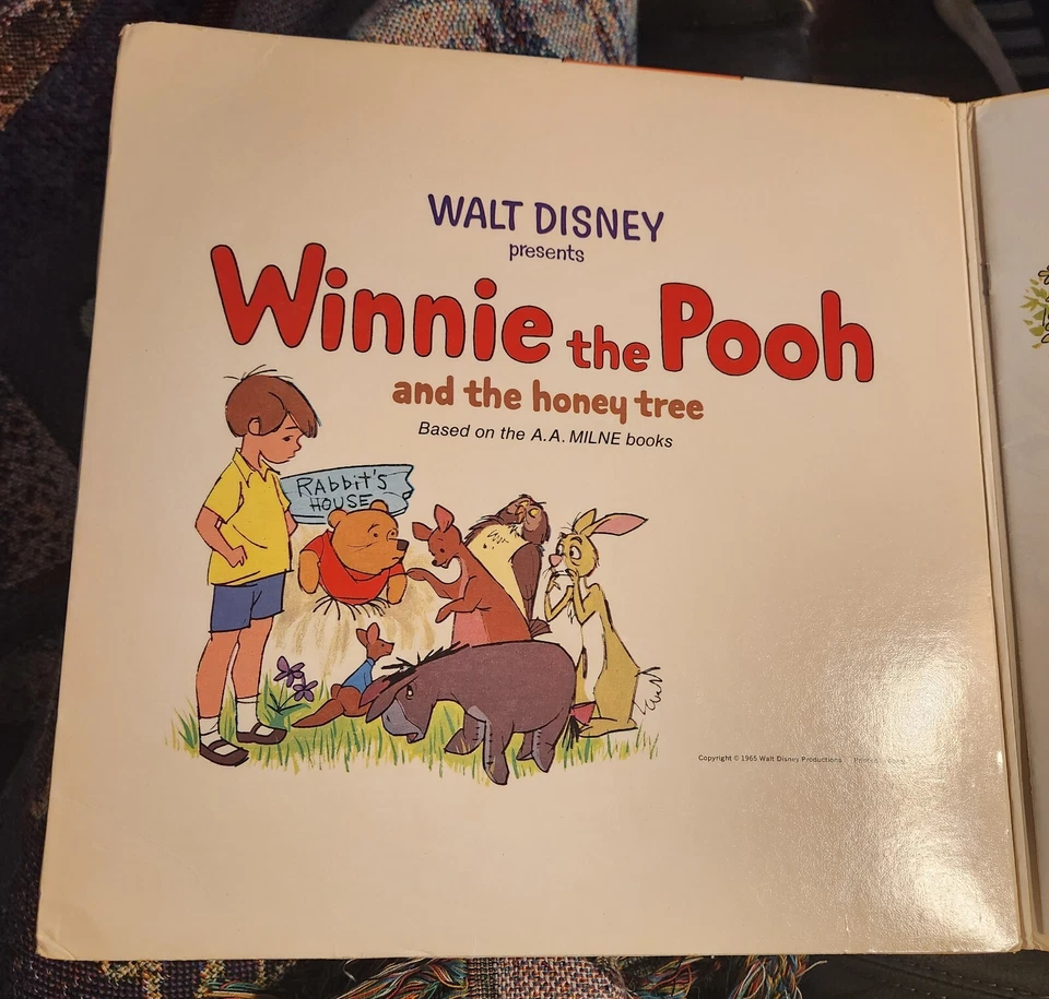 1965 LP Walt Disney Presents Winnie The Pooh And The Honey Tree Livro Ilustrado - Imagem 4 de 4