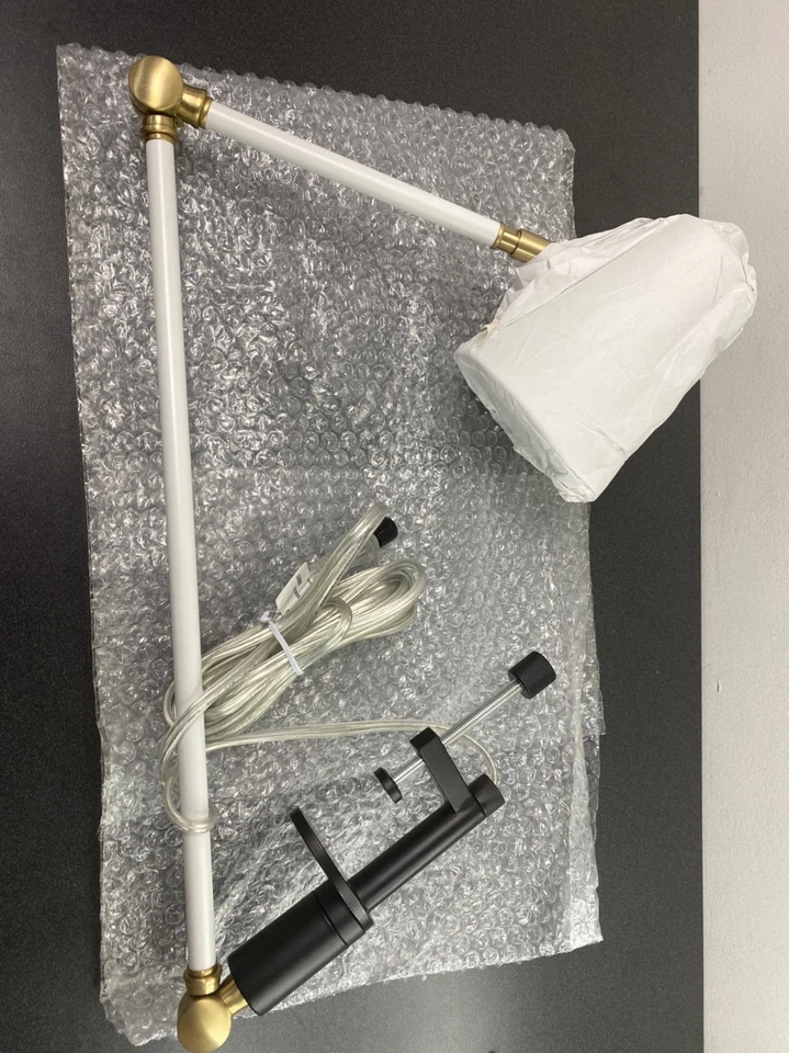 Lámpara de mesa House of Troy AR403-WT/SB Aria con abrazadera - Latón blanco/satinado Foto 2 de 3