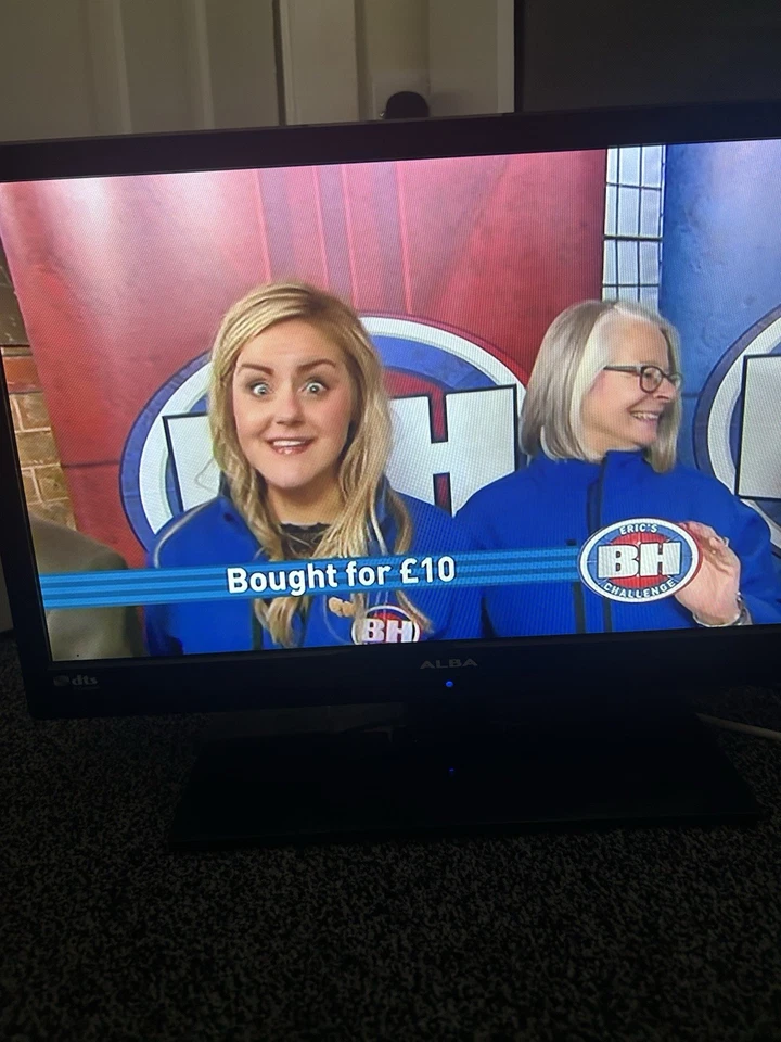 Alba 19 Inch HD Ready LED TV with DVD Player LE19GV01 with Remote Working - Image 2 of 4