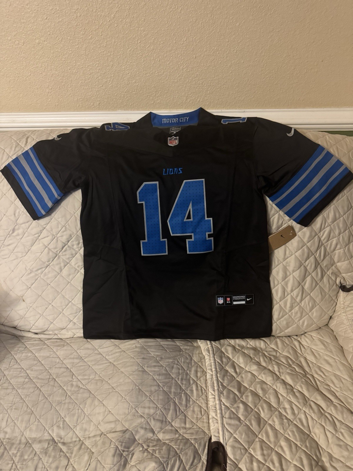 Picture 1 of 2