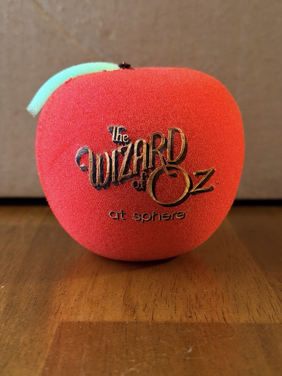 The Wizard of Oz Apple Souvenir The Sphere Las Vegas SHIPS SAME DAY IN HAND