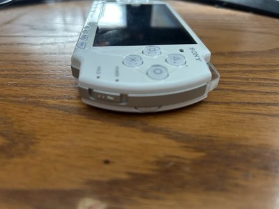 Sony PSP 2000 Launch Edition 64MB Ceramic White Handheld System