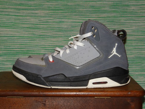 jordan flight pre owned size 10.5 nice sneakers