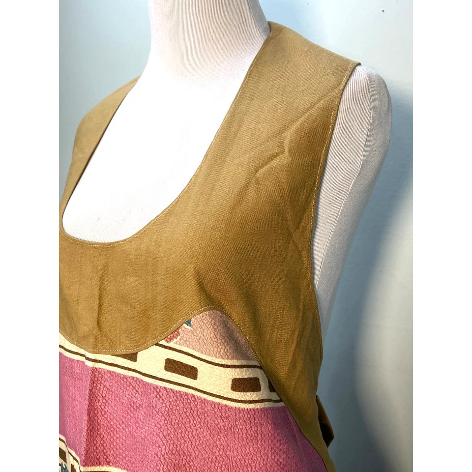 Vintage Barkcloth and Linen Full Apron Pink Tan Pockets Scalloped Edges 50s - Image 3 of 4