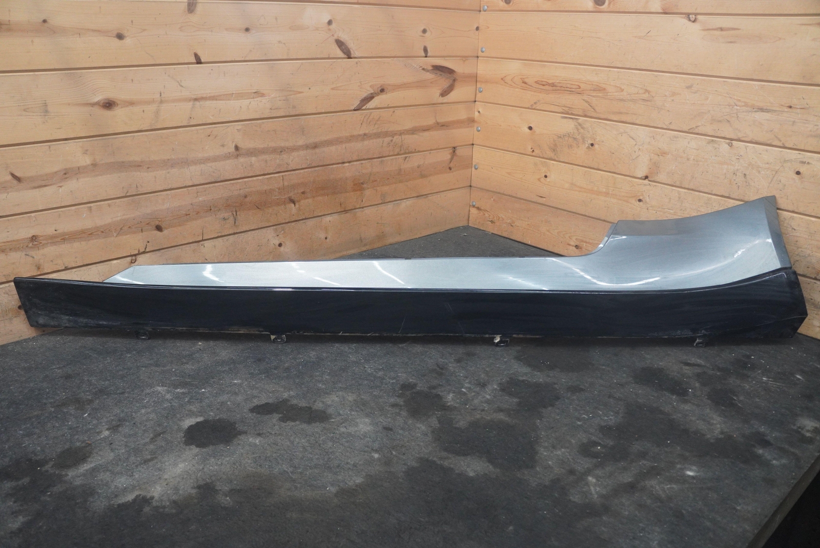 Left Rocker Panel Side Skirt Trim Blade HY53-10609-AC Aston Martin DB11 2017