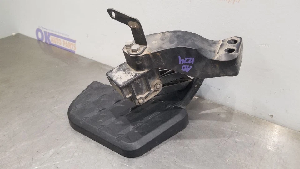 16 NISSAN TITAN XD ЗАДНИЙ БАМПЕР ШАГ ПОМОЩЬ ЛЕВЫЙ ВОДИТЕЛЬ - Изображение 3 из 4