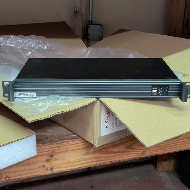IPitomy IP1200 IP PBX VoIP Rackmount Business Communications System Black