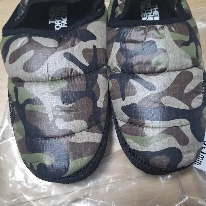 The North Face Nupsi Camo Khaki Slides, New In Box thumbnail 4