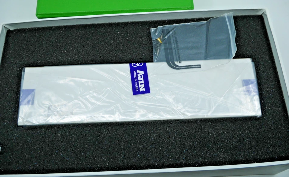 Brass HO Overland Model Ajin OMI-5997 VIA RAIL F40PH-2 Painted  6412 Unused - Image 2 of 4