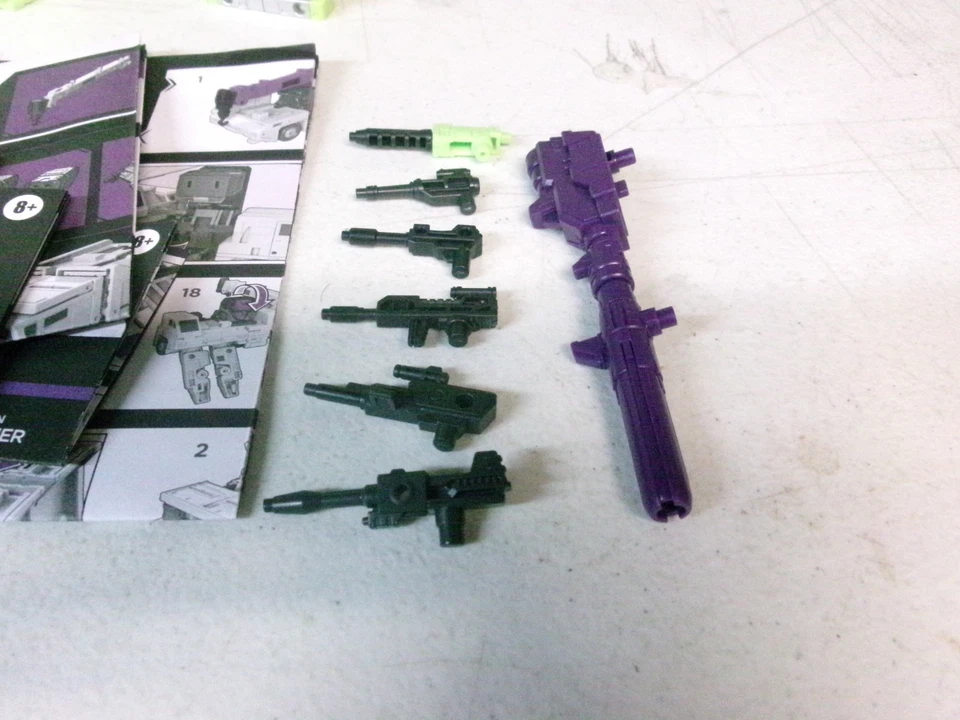 HASBRO - STUDIO SERIES 86 DEVASTATOR COMPLETE WITH INSTRUCTIONS #38 - Image 2 of 4
