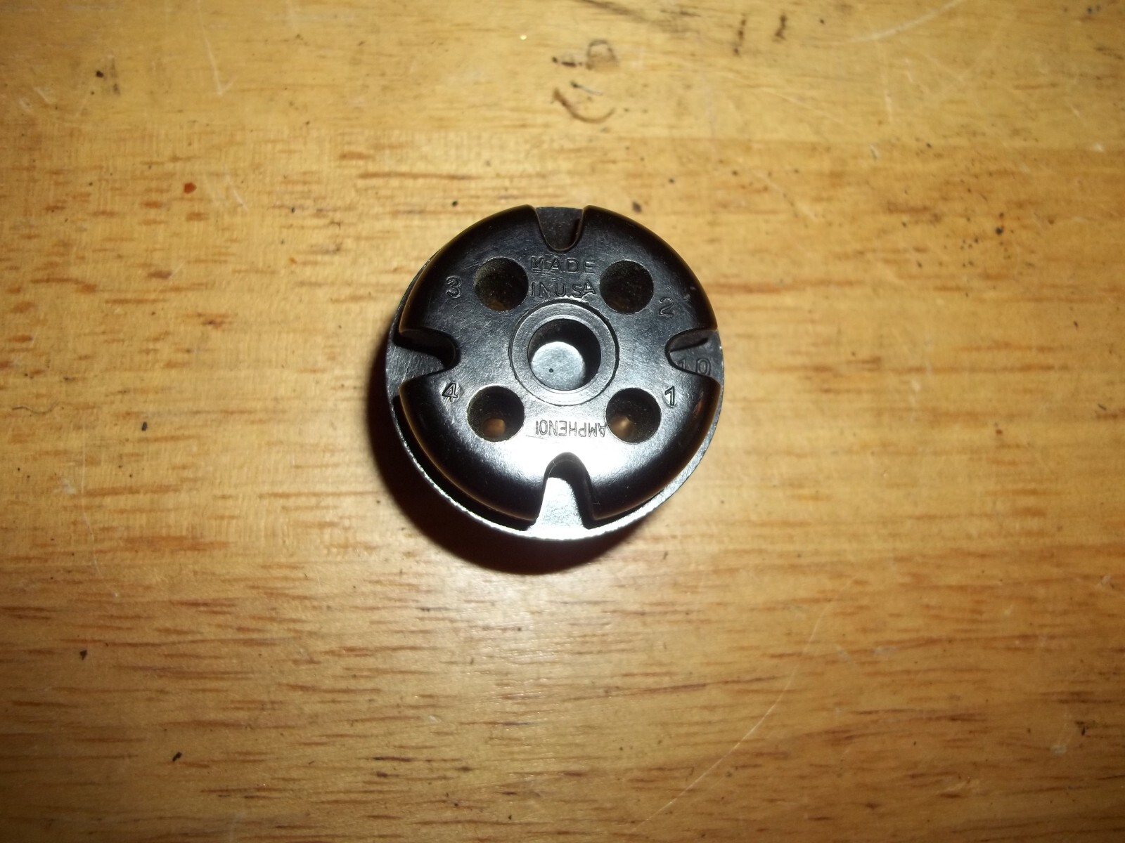 Amphenol 4- Pin Speaker Plug Male Connector