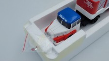 Camion 4x2 UNIC Izoard avec semi fourgon aux couleurs du