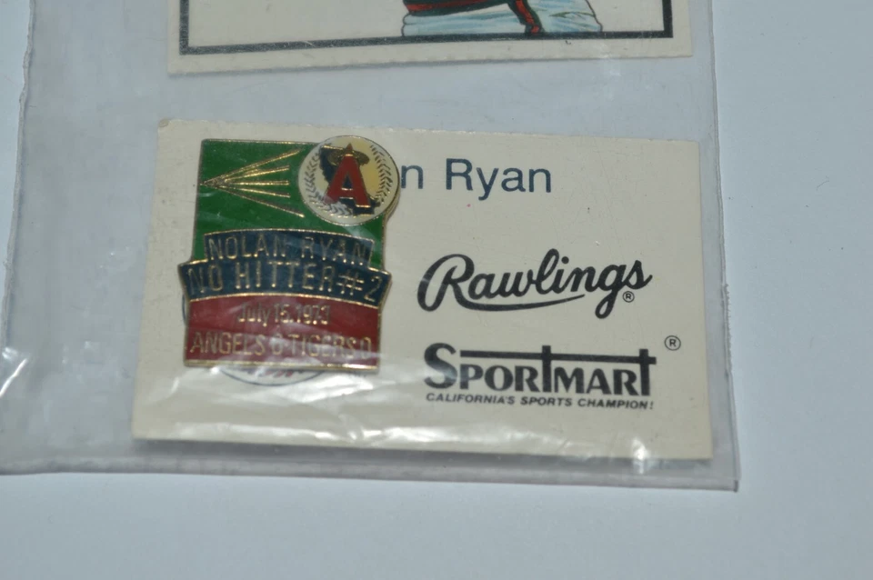 Tarjeta de béisbol y prendedor Sportmart Nolan Ryan Angels No Hitter #2 circa 15 de julio de 1973 Foto 3 de 4