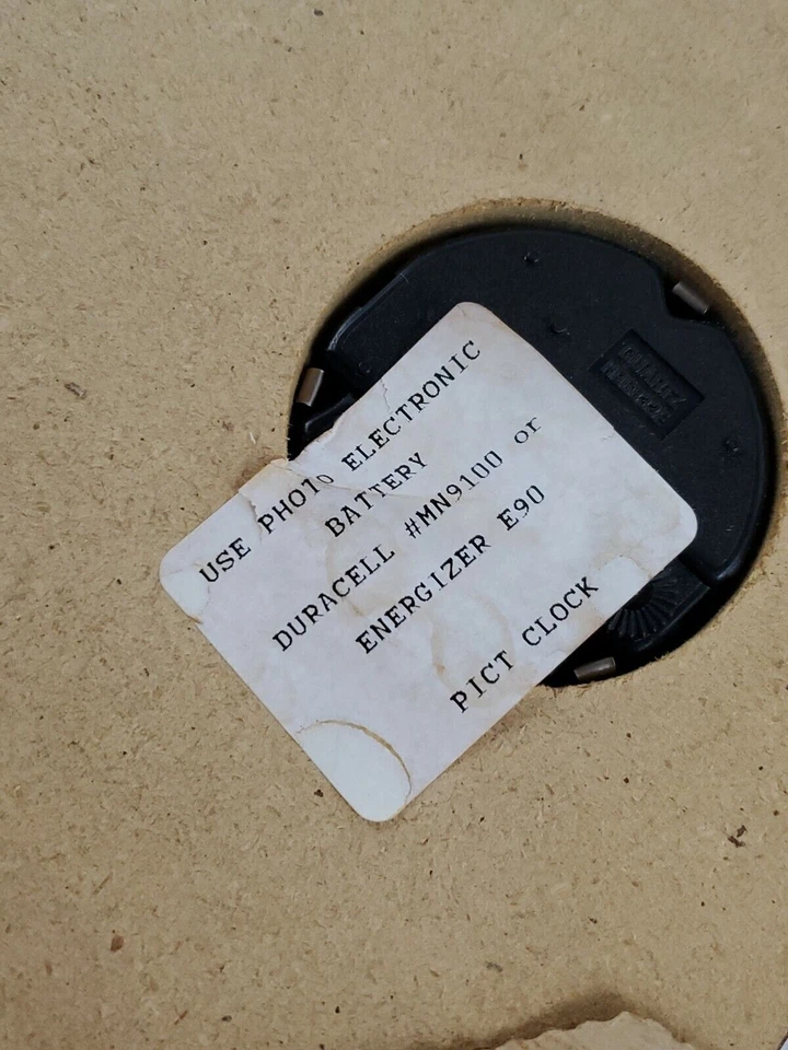 Mickey y Minnie Mouse Disney Cuadro de Pared Reloj de Cuarzo Luz de Luna Ciudad Mirando Foto 4 de 4