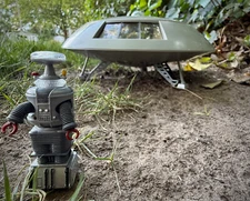 Polar Lights Jupiter 2 - Built model. Original script from series plus Bonuses!