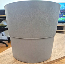 Grey Round Plastic Plant Pot Medium 10L Lightweight Indoor/Outdoor 30cm