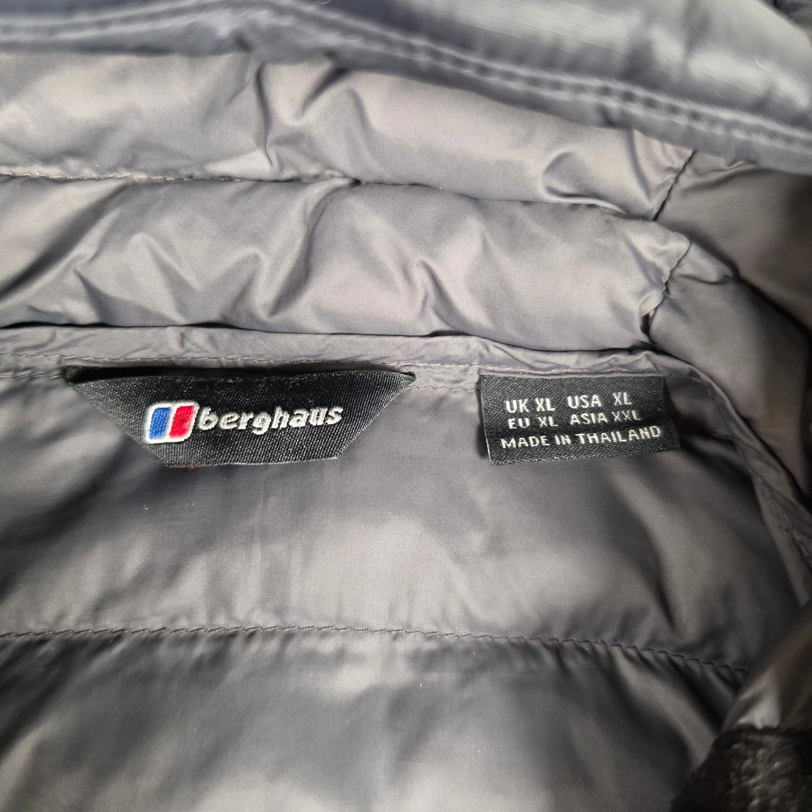 Berghaus Puffer Jacket Mens XL Black Hooded Pertex Quantum Insulated Gorpcore image 3