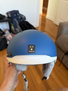 Oakley MOD3 Helmet ~ Sky Blue ~ Medium 55-59cm ~ Modular Brim ~ Snowboard & Ski