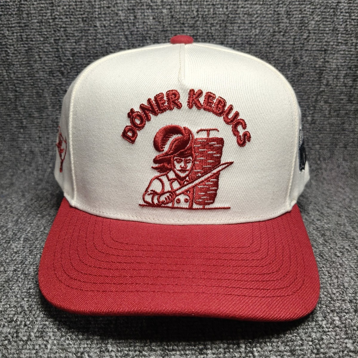 Mitchell & Ness Tampa Bay Buccaneers NFL White Red Snapback Cap