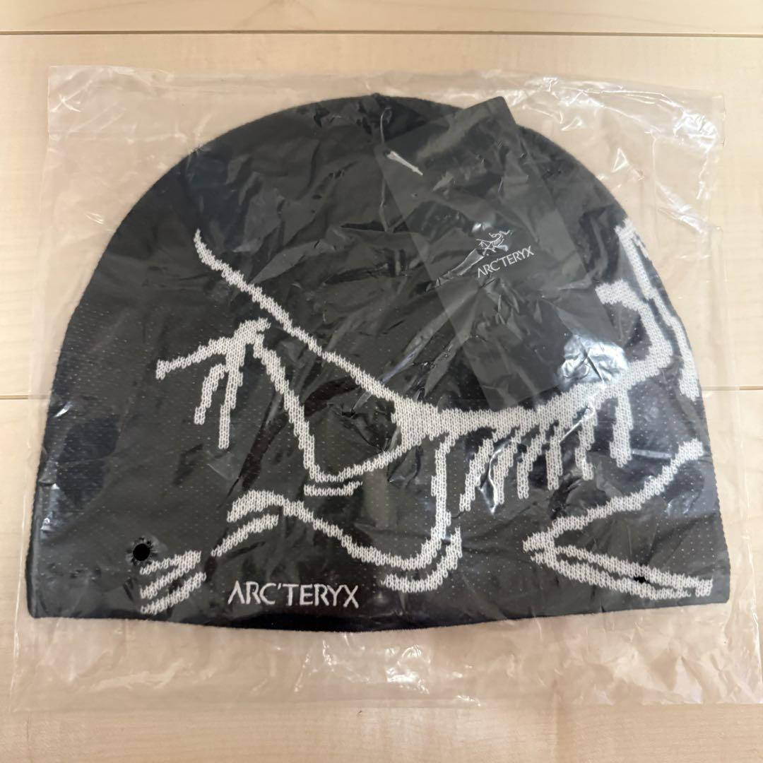 ArcTeryx Bird Head Toque Beanie in Orca Black