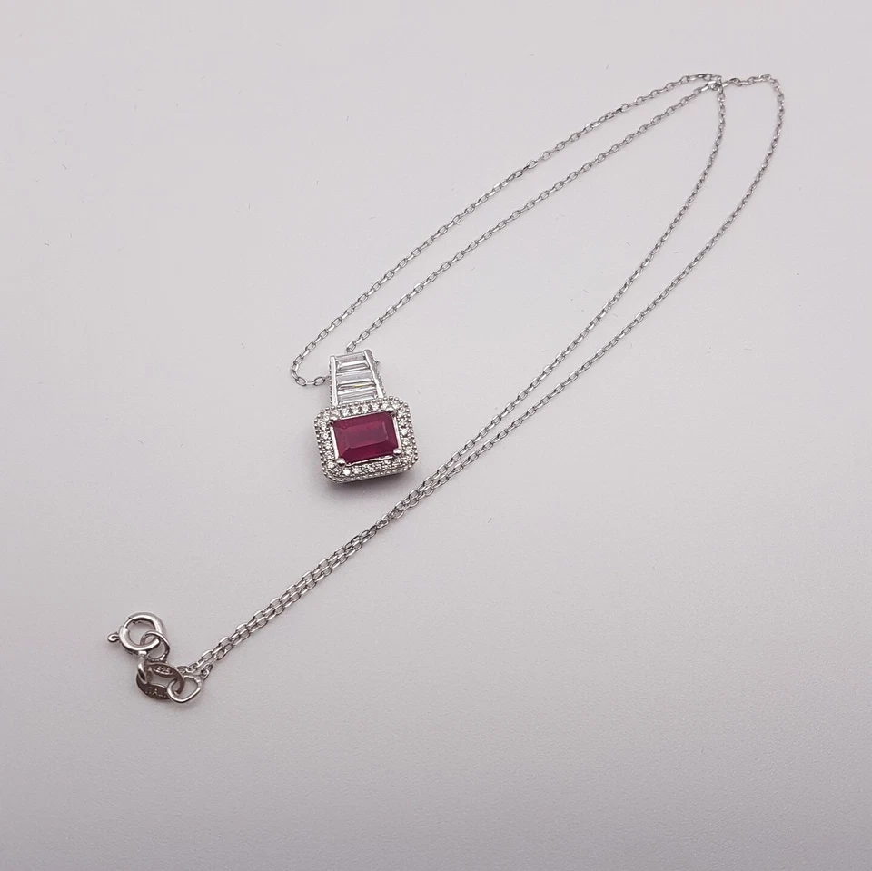 Sterling Silver Ruby Glass Composite Pendant w/ 925 Silver Chain (Appraised) Foto 3 de 4