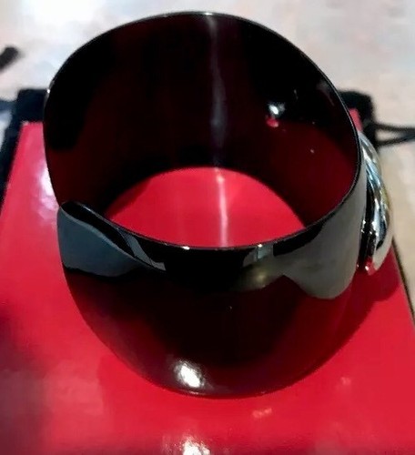Black Enamel Cuff With Siver Chain Details - Picture 4 of 5